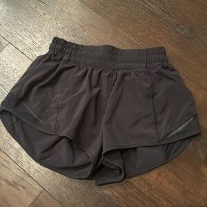 Lululemon hotty hot shorts 2.5